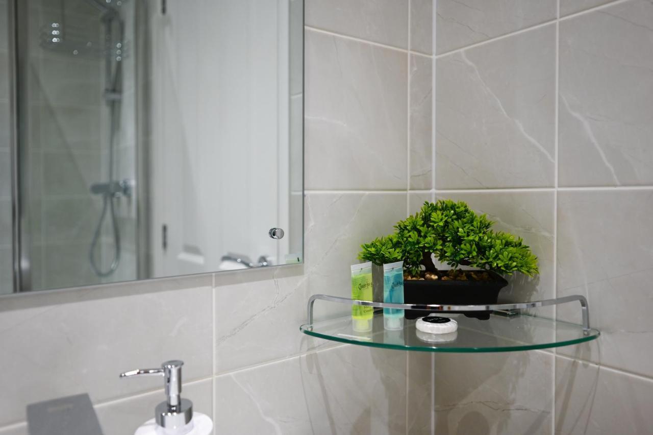 Apartament Luxury 4 Bed House With Gated Parking In The Heart Of Birmingham! Zewnętrze zdjęcie